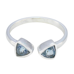 Natcha silver blue toi et moi ring with two triangular blue gemstones in open band design