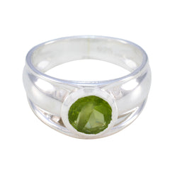 Julieta Glamorous Green Solitaire Ring Peridot Green