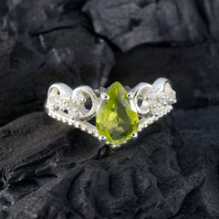 Araya Green Halo Ring with Elegant Gemstone Design