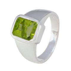 Daniela Trendy Green Solitaire Ring