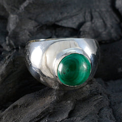 Amelia Luxurious Green Solitaire Ring