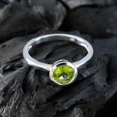Ji-eun Elegant Green Solitaire Ring with Gemstone