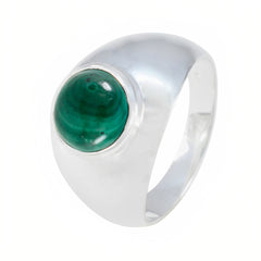 Amelia Luxurious Green Solitaire Ring
