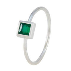 Soo-jin Contemporary Green Solitaire Ring