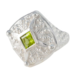 Dayana Green Solitaire Ring in Elegant Silver Design Peridot Green