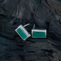 Hanna Green Solitaire Stud Earrings - Chic Gemstone Style