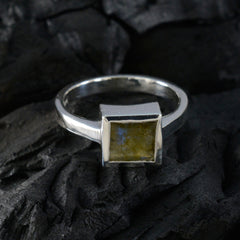 Andrea Graceful Grey Solitaire Ring