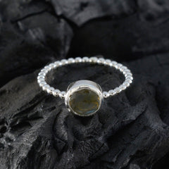 Soo-jin Grey Solitaire Twist Ring with Labradorite Gemstone