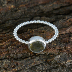 Soo-jin Grey Solitaire Twist Ring with Labradorite Gemstone