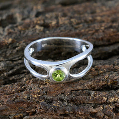 Hazel Graceful Green Solitaire Ring