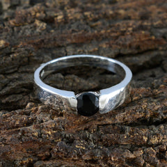 Aurora Feminine Black Solitaire Ring
