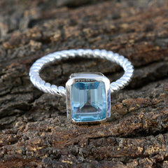 Addison Glamorous Blue Solitaire Ring