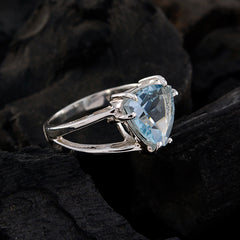 Eleanor Traditional Blue Solitaire Ring