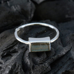 Jiwoo Feminine Grey Solitaire Ring in Sterling Silver