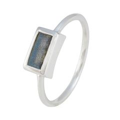 Jiwoo Feminine Grey Solitaire Ring in Sterling Silver