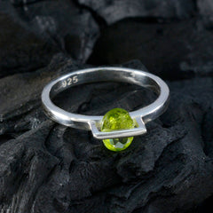 Liyana Luxurious Green Solitaire Ring