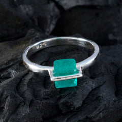 Saanvi Abstract Green Solitaire Ring