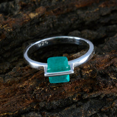 Saanvi Abstract Green Solitaire Ring