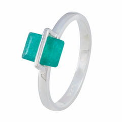 Saanvi Abstract Green Solitaire Ring