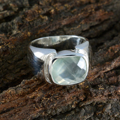 Putri Trendy Light Green Solitaire Ring