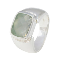 Putri Trendy Light Green Solitaire Ring