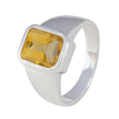 Clara Modern Yellow Solitaire Ring with Gemstone