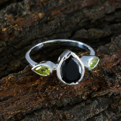 Yan multicolor gemstone trilogy ring with black and green pear-shaped stones on silver band