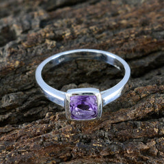 Siti Romantic Purple Solitaire Ring