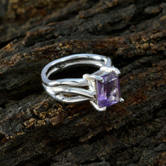 Ines Purple Solitaire Ring with Amethyst Gemstone