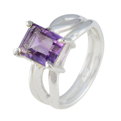 Ines Purple Solitaire Ring with Amethyst Gemstone