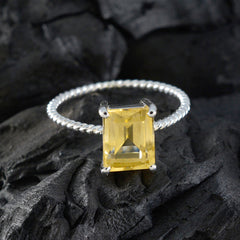 Pauline Twist Yellow Solitaire Ring