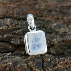 María Riyo India Fashion Pendant with Gemstone Elegance