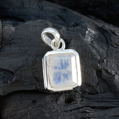 María Riyo India Fashion Pendant with Gemstone Elegance