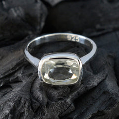 Nayara Graceful Light Green Solitaire Ring