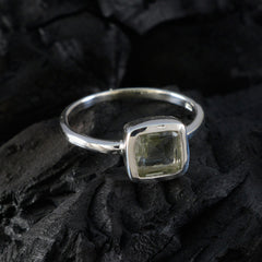 Yuki Luxurious Light Green Solitaire Ring