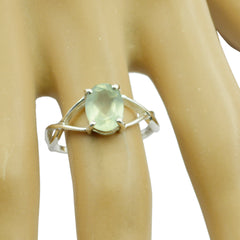 Seo-yeon Light Green Solitaire Ring in Sterling Silver