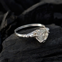 Nisa Rope-Wire Light Green Solitaire Ring