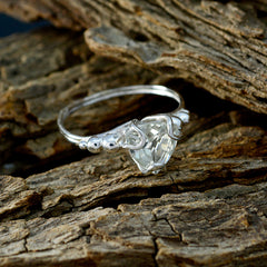 Nisa Rope-Wire Light Green Solitaire Ring