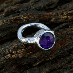 Agustina Luxurious Purple Solitaire Ring