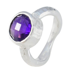 Agustina Luxurious Purple Solitaire Ring
