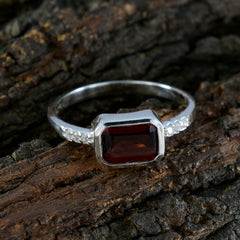 Seo-yeon Modern Red Gemstone Ring with Silver Band