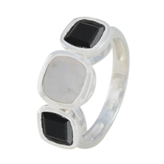 Ines modern trilogy ring with three square stones in silver setting