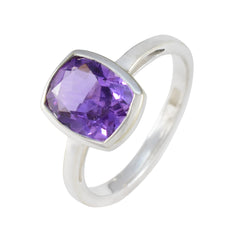 Aria Glamorous Purple Solitaire Ring