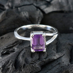 Soo-jin Contemporary Purple Solitaire Ring