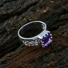 Bella Graceful Purple Solitaire Ring