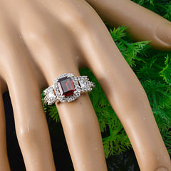 Siti Red Halo Ring with Sparkling Gemstones