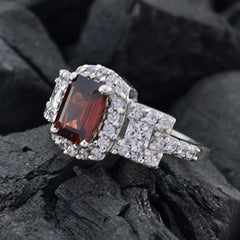 Siti Red Halo Ring with Sparkling Gemstones