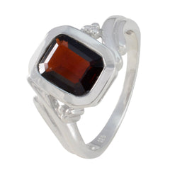Angel Red Solitaire Ring with Elegant Gemstone Design