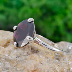 Ida Red Solitaire Ring with Elegant Gemstone Design