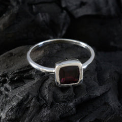 Liyana Glamorous Red Solitaire Ring